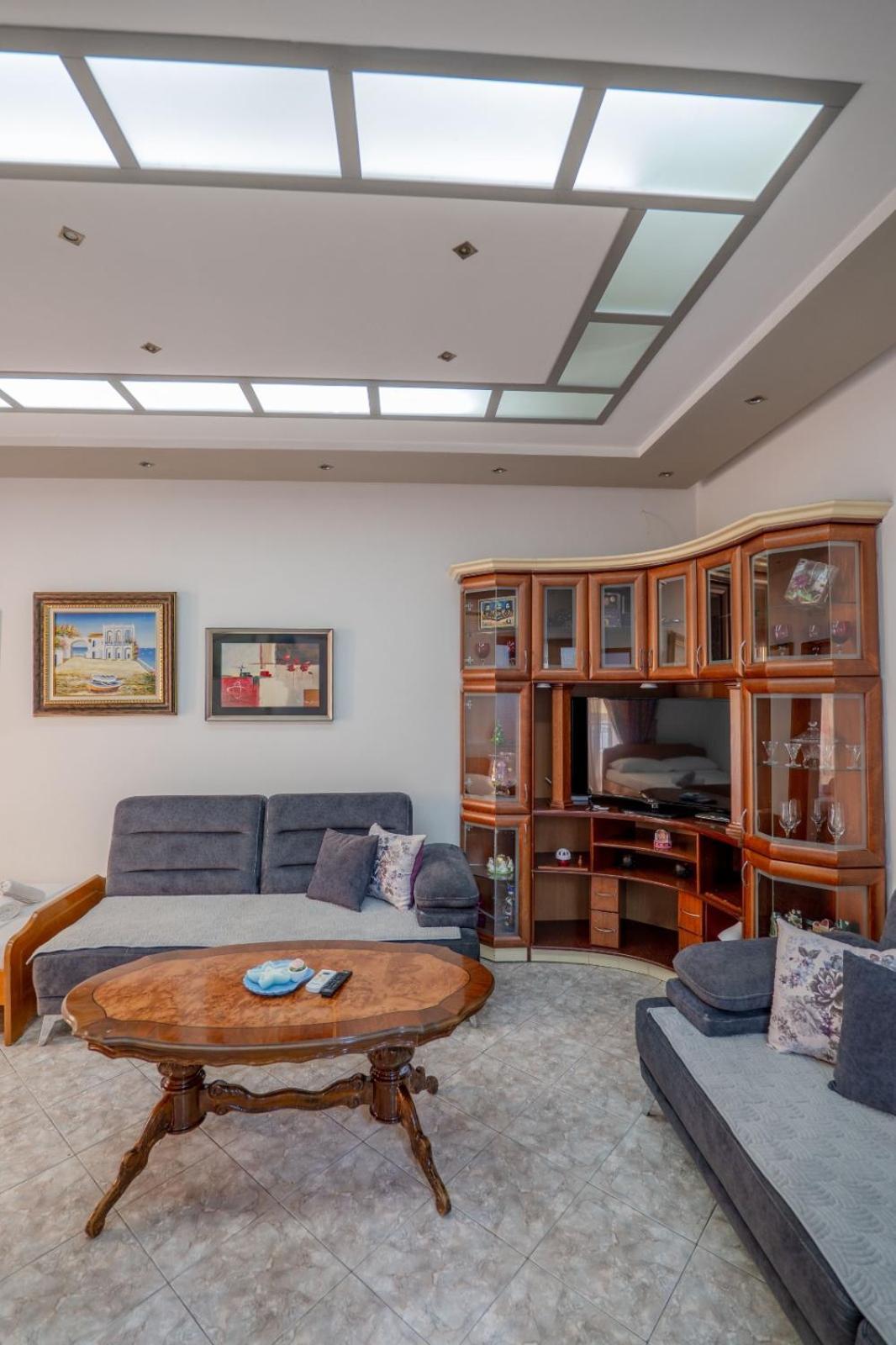 Hotel Vila Vilson Sarandë エクステリア 写真